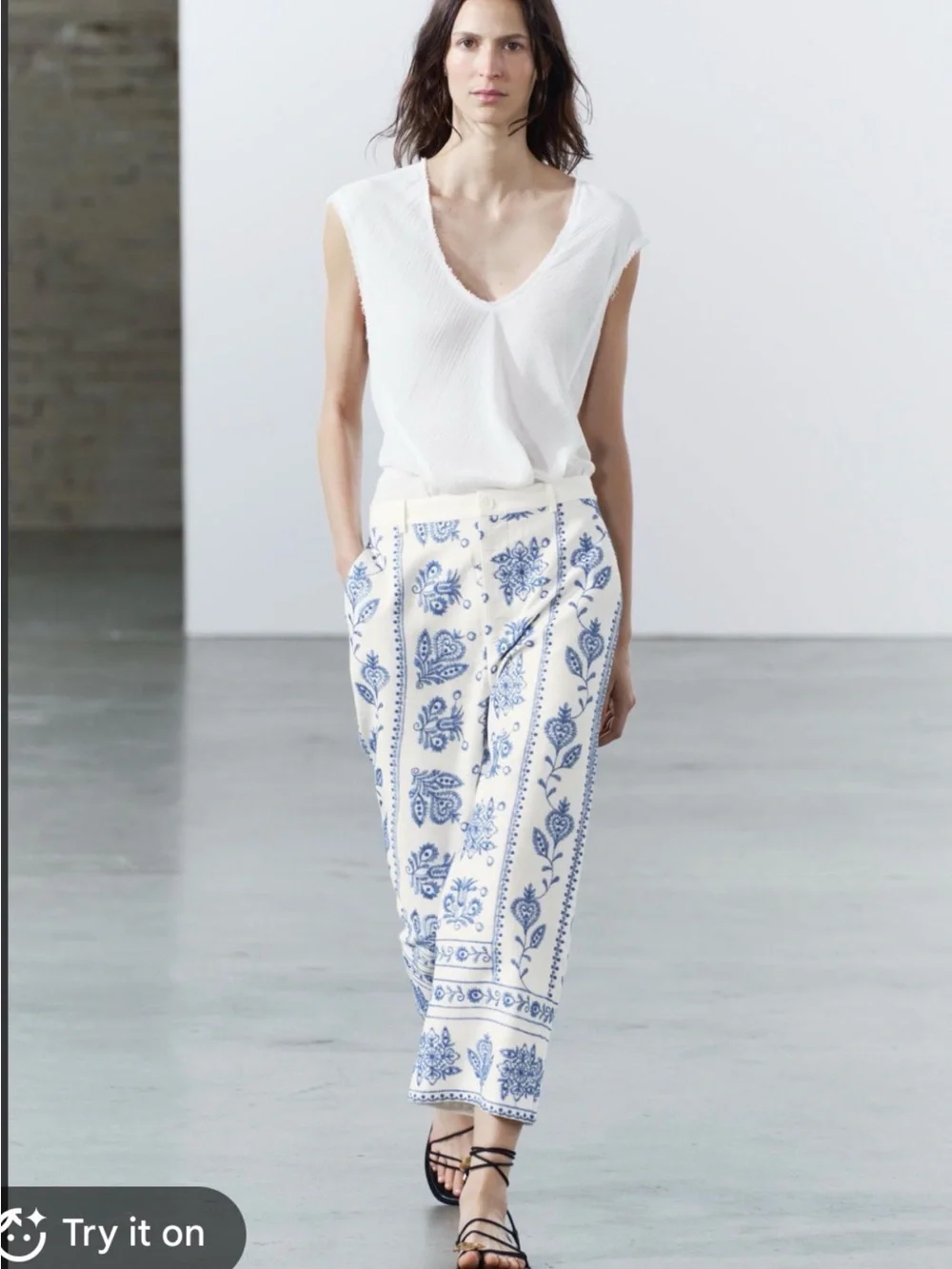 Zara White & Blue Linen Blend Ankle Pants size M